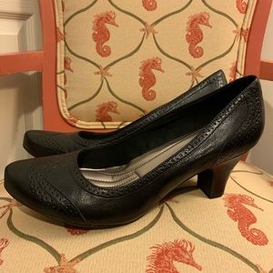 Easy Spirit comfort heels Size 12 Wide Black